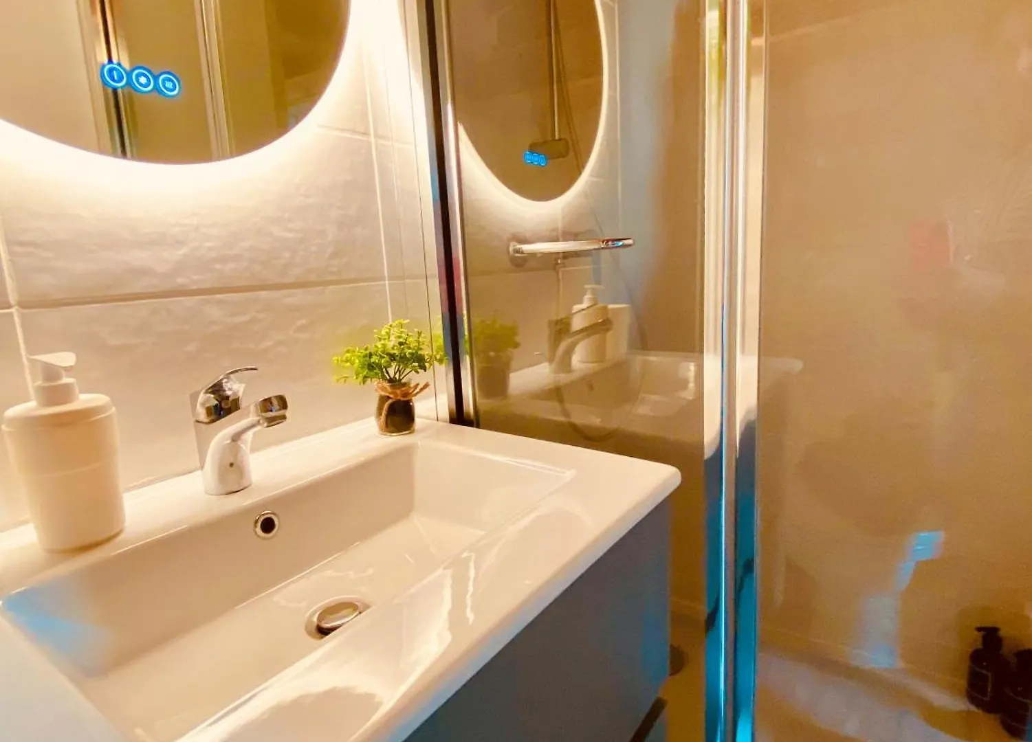 Cosi Studio Duplex Teinturiers - Wifi - Clim - Avignon 0*,  France